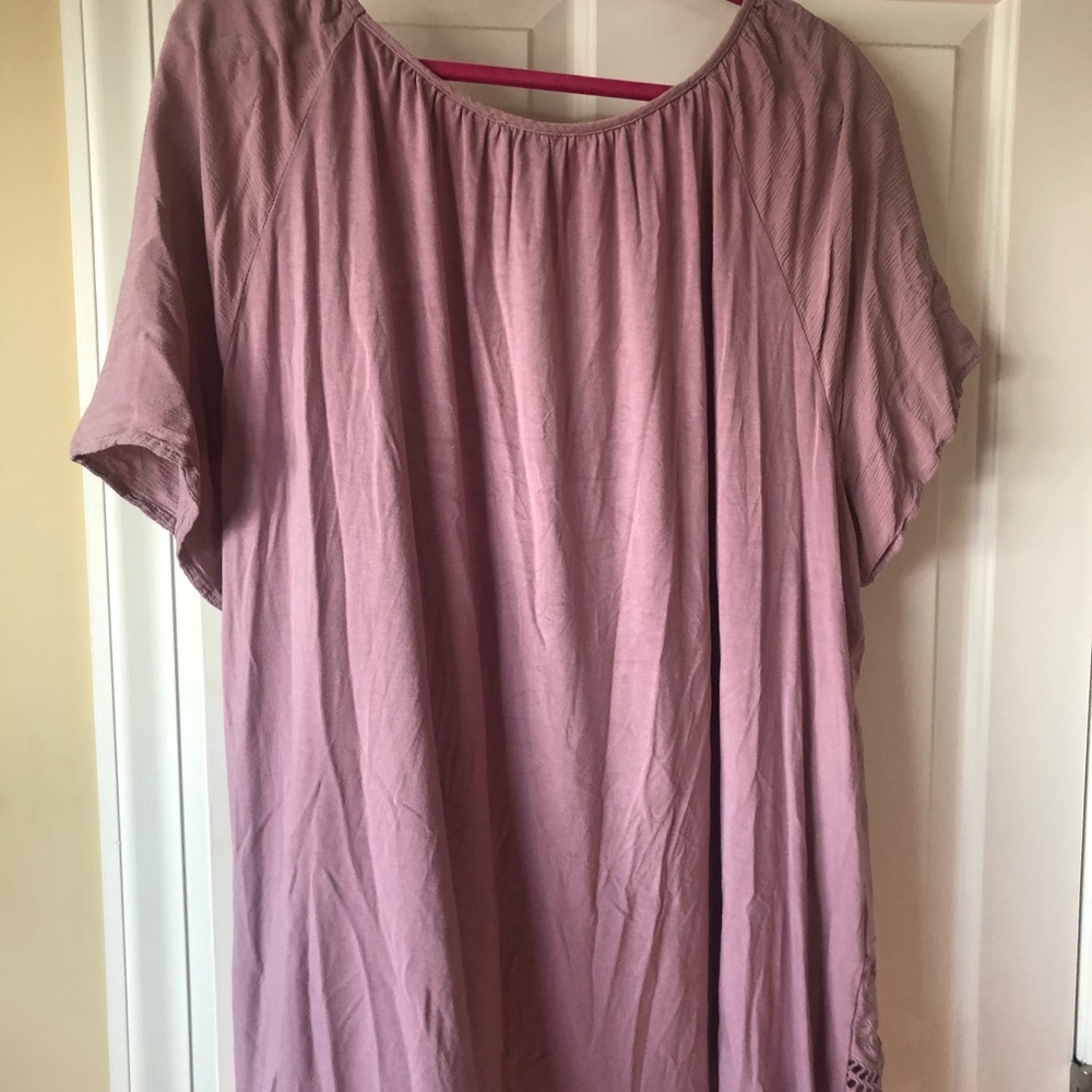 Avenue short sleeve rose colored with eyelet trim on front bottom size 24W - Picture 4 of 4